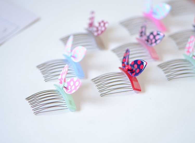 Tai thỏ Phiên bản tiếng Hàn của phụ kiện tóc tiara clip bên kẹp tóc kẹp tóc chải lược chải tóc acrylic đầu chèn biển chải tóc - Phụ kiện tóc cây trâm cài tóc