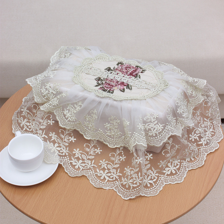 A ~ meritocratic and high-end embroidered paper towel sleeve European-style fabric sanitary paper towel cover with a paper towel cover