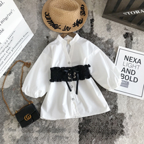 Send waist seal girl first spring money 2022 new foreign air long sleeve white shirt childrens fashion blouse spring and autumn lining clothes