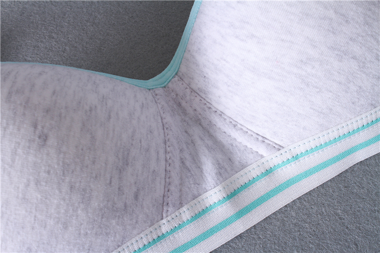 Tập hợp kiểu dáng cotton mỏng cô gái phát triển đồ lót thể thao áo ngực cotton không vành học sinh trung học áo lót 3 dây