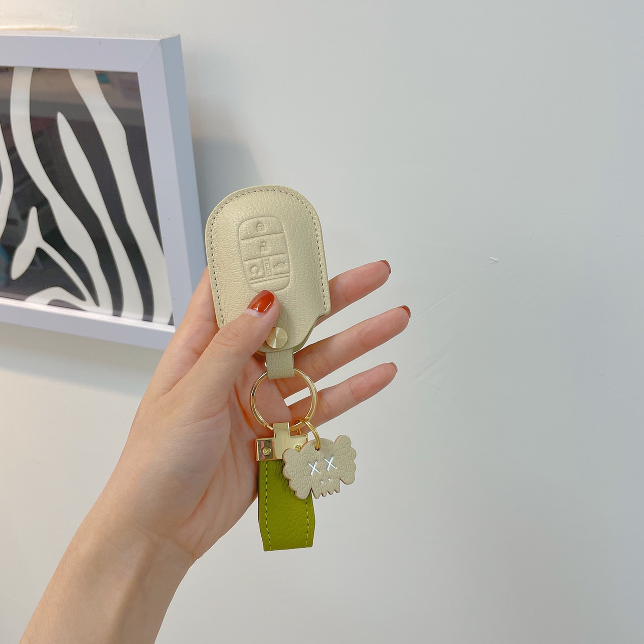 Honda Toyota Yaakaku Shidai Domain Car Keysleeve crv Honda Ling Pie Wisdom XRV Men and Men's Genuine Leather Shell Buckle