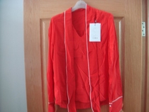 Womens red silk shirt MO Co S code a 20% discount price for sale spot physical shooting