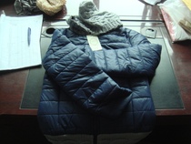 Womens thin hooded cotton-padded coat with a XL code flawed surface with a knife scratch spot a physical shot