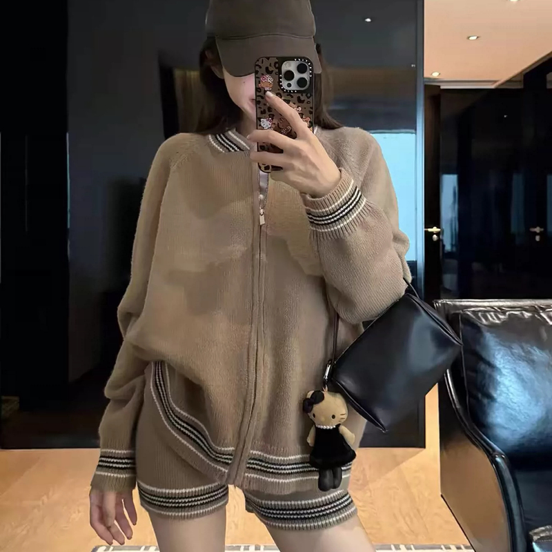 Autumn New Style Lazy Style Knitted Elastic Contrast Zipper Sweater Jacket + High-Waisted Casual Shorts Fashion Set