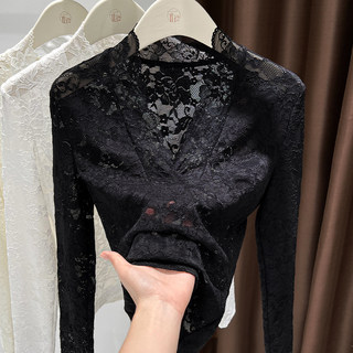 黑色v领蕾丝打底衫女2025新款高端轻奢低胸修身内搭镂空网纱上衣