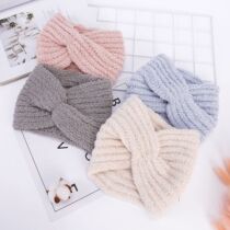 Korean version of autumn and winter Yuezi knitted hairband towel material wide-brimmed ear protection headband Farah velvet makeup face wash bandana female