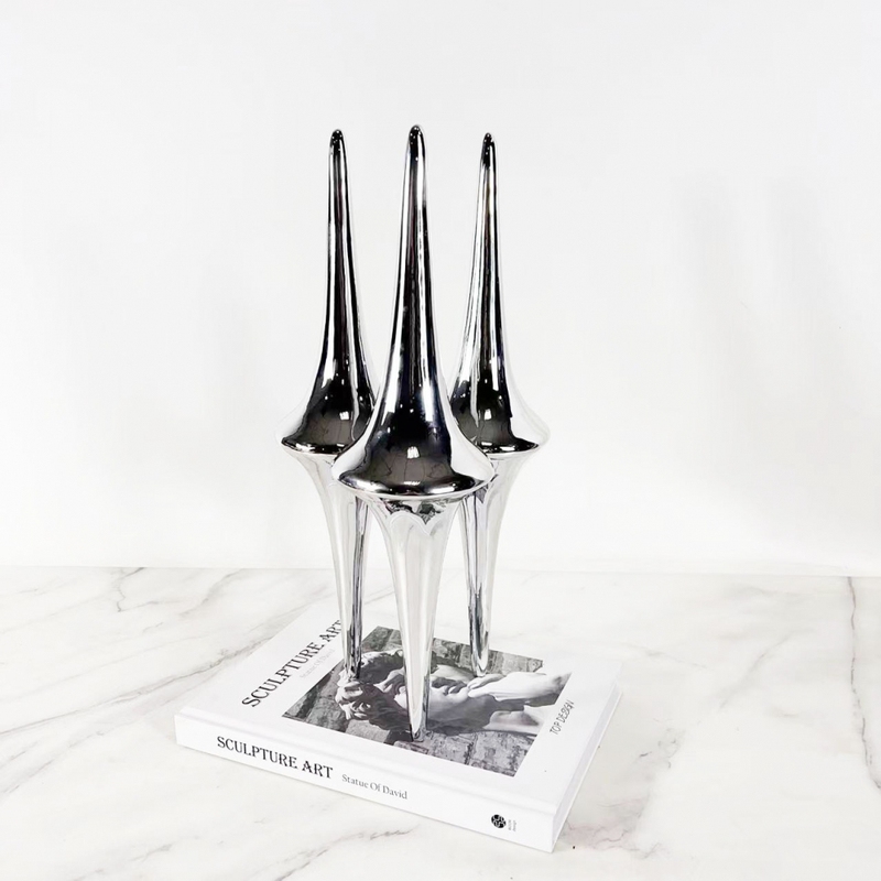 Modern Light Luxury Creative Reflection Cone Resin Metal Ornament for Model Rooms, Hotel Front Desk, Creative Sales Office Decoration