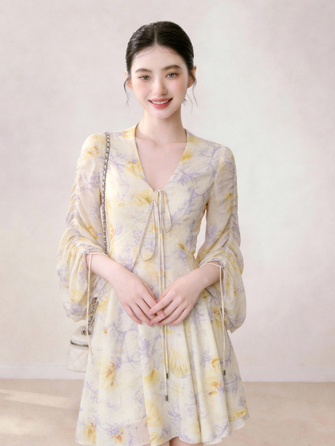 Elegant Dress with V-Neck, Lantern Sleeves, Printed Tie, and a Unique Waist-Cinching Design for Summer 2026