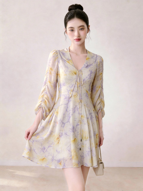 Elegant Dress with V-Neck, Lantern Sleeves, Printed Tie, and a Unique Waist-Cinching Design for Summer 2026