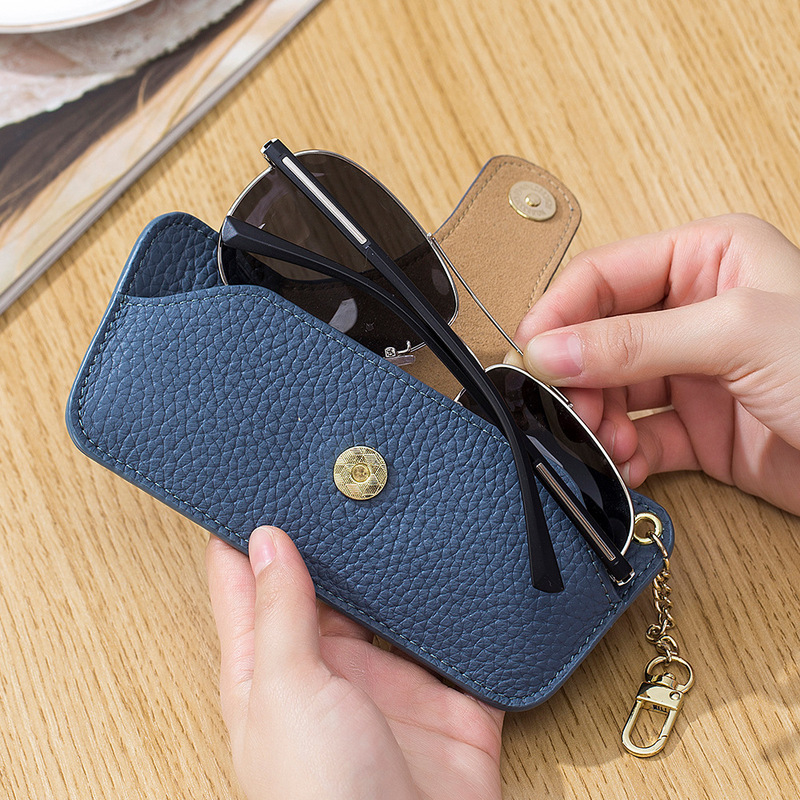 New Genuine Leather Literary Glasses Bag Sunglasses Sunglasses Cosmetics Bag High-End ins Portable Men's and Women's Ultra-Thin Style New Genuine Leather Literary Glasses Bag Sunglasses Sunglasses Cosmetics Bag High-End ins Portable Men's and Women's Ultra-Thin Style