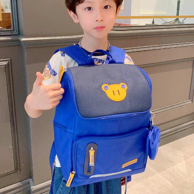 Korean schoolbags for primary school students boys 1-3 grades children's burden-reducing crest protection ultra-light back schoolbags for grades 3-6