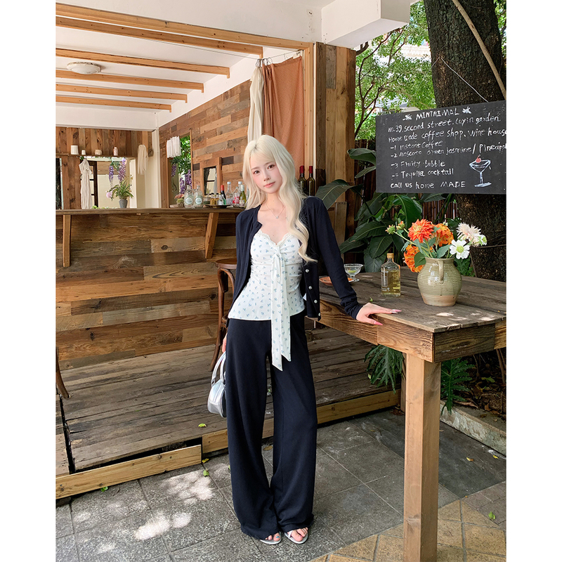 White Xiaoyu Original Korean-Style Relaxed and Lazy Casual Pants for Women, Spring and Autumn Low-Waist Slimming Drape Wide-Leg Flared Pants White Xiaoyu Original Korean-Style Relaxed and Lazy Casual Pants for Women, Spring and Autumn Low-Waist Slimming Drape Wide-Leg Flared Pants