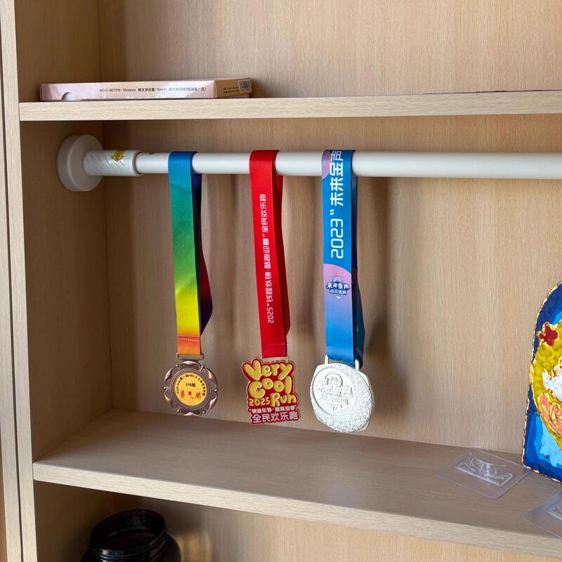 Medal Storage Wall Display Rack, Wall-Mounted Magic Hanging Rod, No-Drill Required, for Marathon, Hiking, Trekking, and Children's Hanging Rack Medal Storage Wall Display Rack, Wall-Mounted Magic Hanging Rod, No-Drill Required, for Marathon, Hiking, Trekking, and Children's Hanging Rack