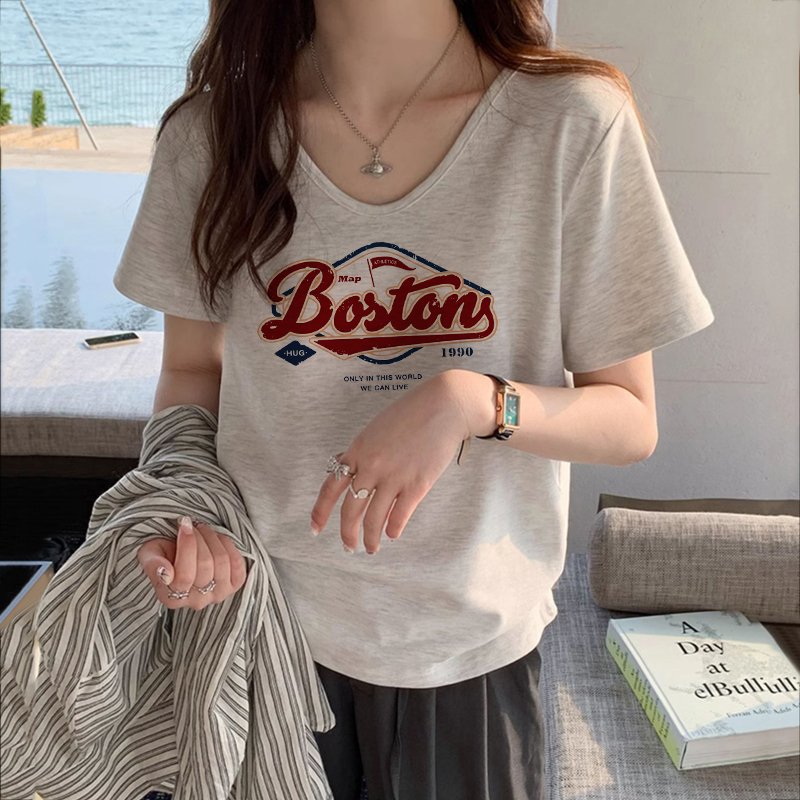 American-Style Gray V-Neck Short-Sleeve T-Shirt for Women, Summer 2025 New Model, Loose Fit, Slimming, Pure Cotton, Eye-Catching, Unique and Beautiful Top American-Style Gray V-Neck Short-Sleeve T-Shirt for Women, Summer 2025 New Model, Loose Fit, Slimming, Pure Cotton, Eye-Catching, Unique and Beautiful Top