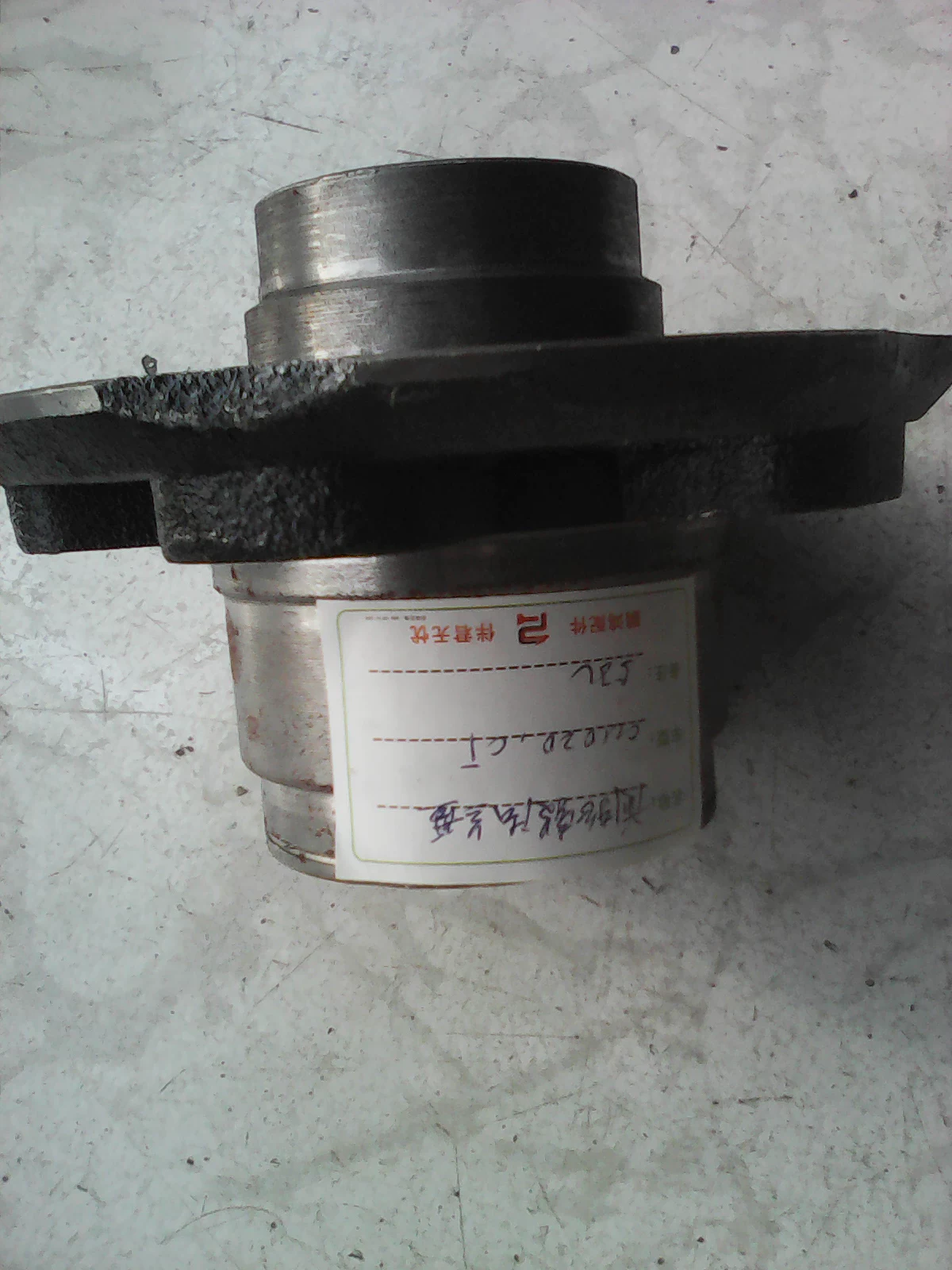 Промежуточная часть привода Luling Huanghai Aojun Gio Wealth Ford Pickup Wheel Hub Axle Head Front Wheel Core Bait Flange Bearing Seat