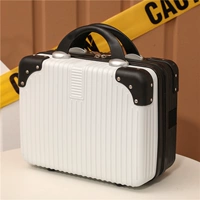 Белый черный правый