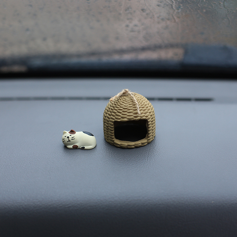 Car ornaments high-end atmospheric high-grade 2022 new high-end goddess models cute cat center console car