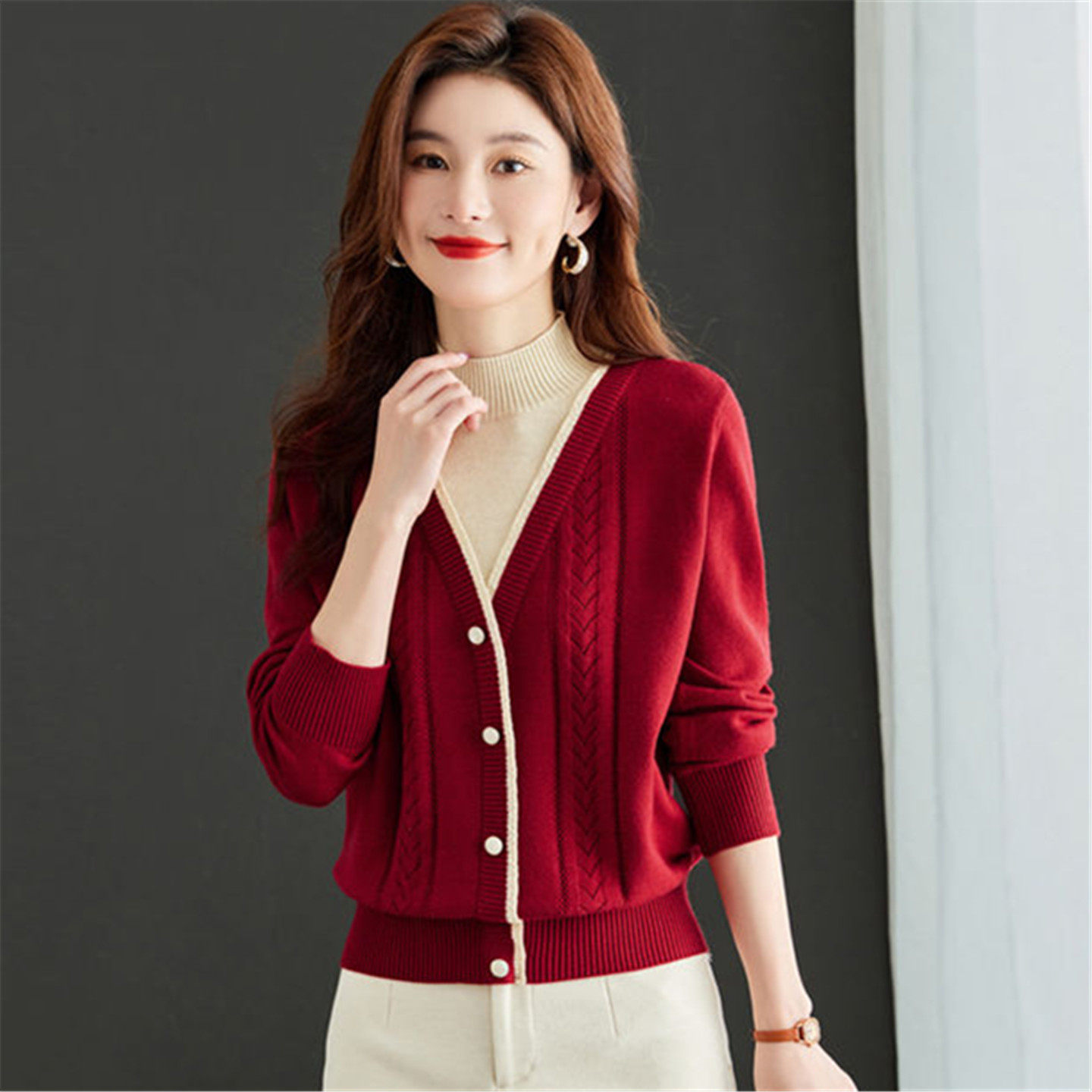 气质半高领假两件针织衫女长袖2025秋冬新款时尚毛衣内搭打底小衫