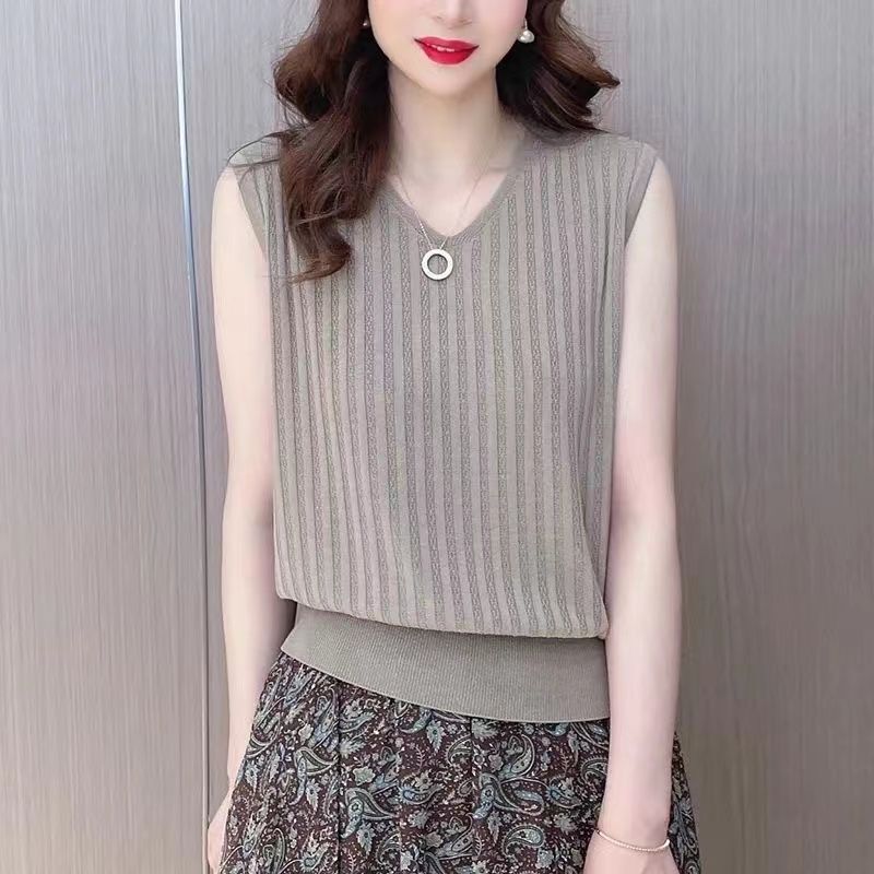 2026 Summer New V-Neck Solid Color Knitted T-Shirt for Women, Sleeveless Thin Vest, Elegant Mom's Cardigan, Versatile Top