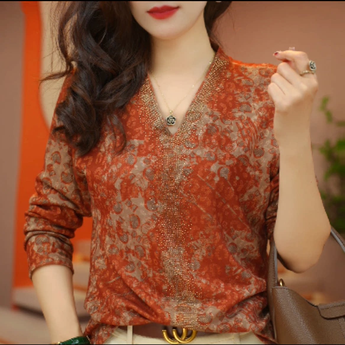 大码女装加绒加厚T恤2025新款重工烫钻V领卫衣保暖打底衫时尚上衣