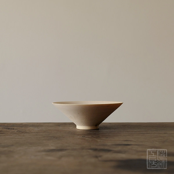 Lacquer art wood tire Ogasawara production lacquerware with (not directly used) painted work room