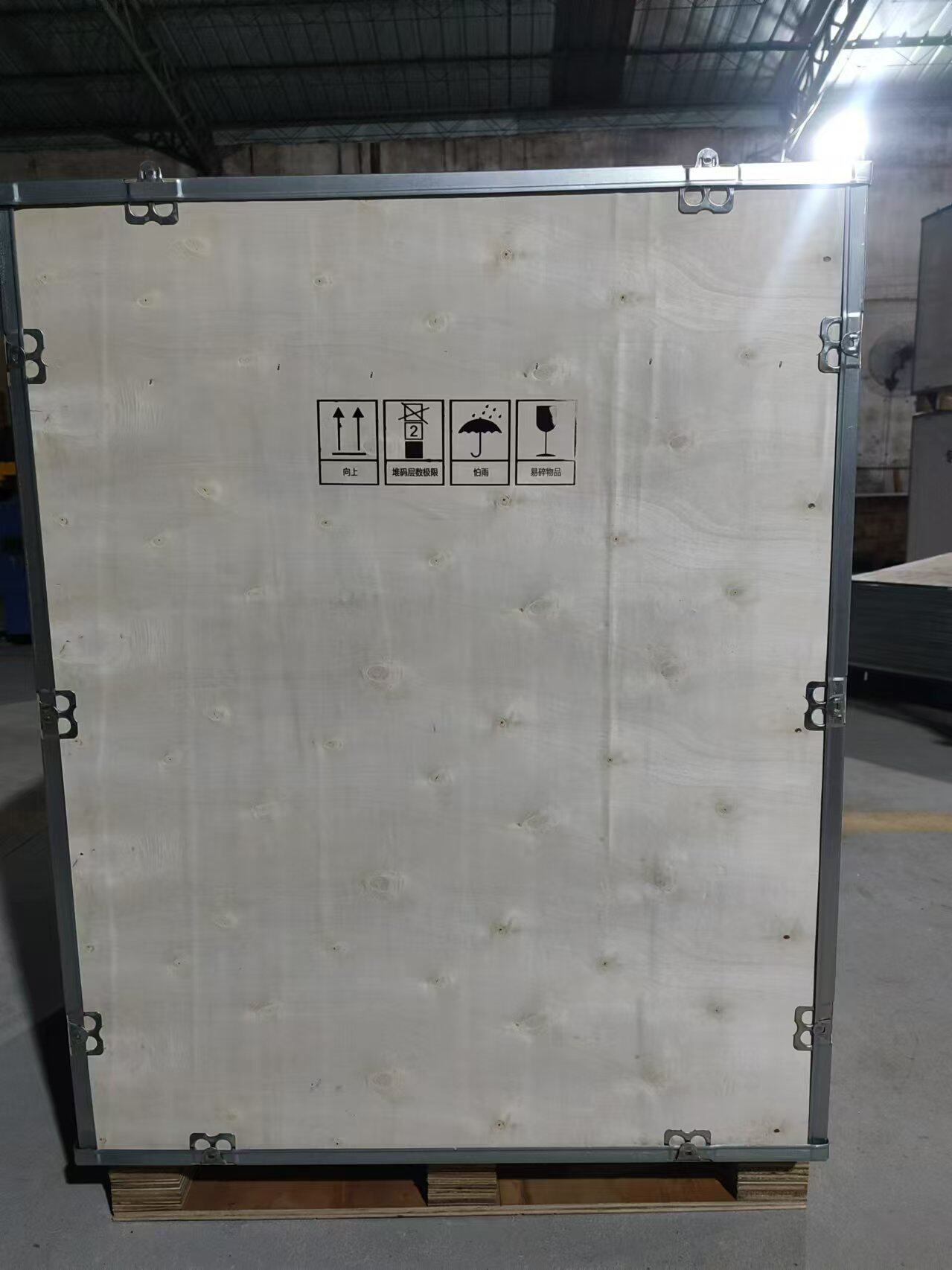 деревянная упаковка 工厂定制免熏蒸胶合板木箱 钢边包边卡扣组装箱 出口运输木箱 No brand