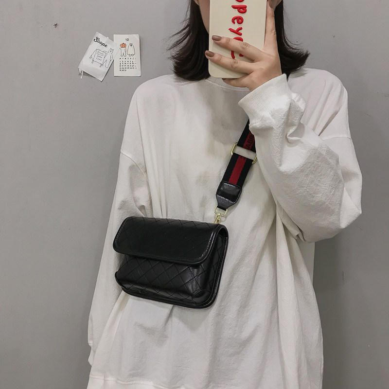 Casual Pouch Pack Woman 2021 New Tide Skew Satchel Satchel Student Han Edition 100 Hitch Texture Foreign Pie Chest Pocket