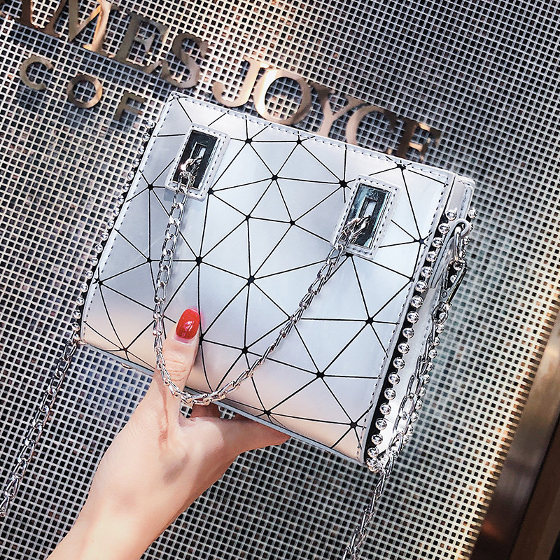 Tide Card Casual Genuine Leather Packet Girls 2021 New Korean version 100 Lap Girl Bag Chain Hand Single Shoulder Diagonal Satchel