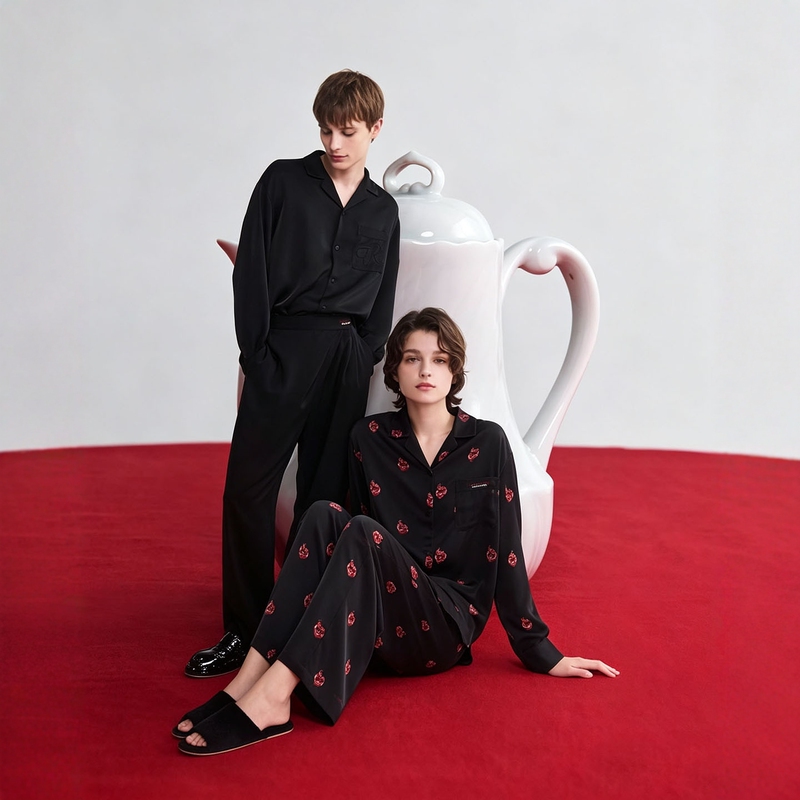 Japanese Popular Pajamas Ice Cream × Century Chef Silky Smooth and Elegant Imitation Silk Satin Couple's Home Set Japanese Popular Pajamas Ice Cream × Century Chef Silky Smooth and Elegant Imitation Silk Satin Couple's Home Set