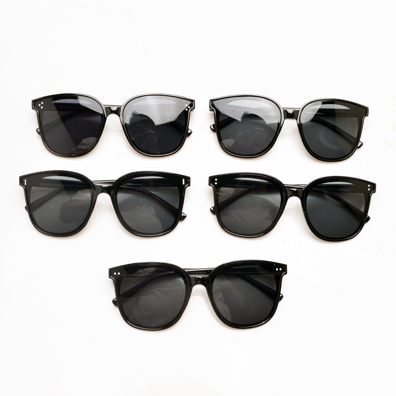 Sunglasses, Sunshades, Fashion Simple Unisex Trendy Glasses, Large Frame Black, Quirky Photo Props