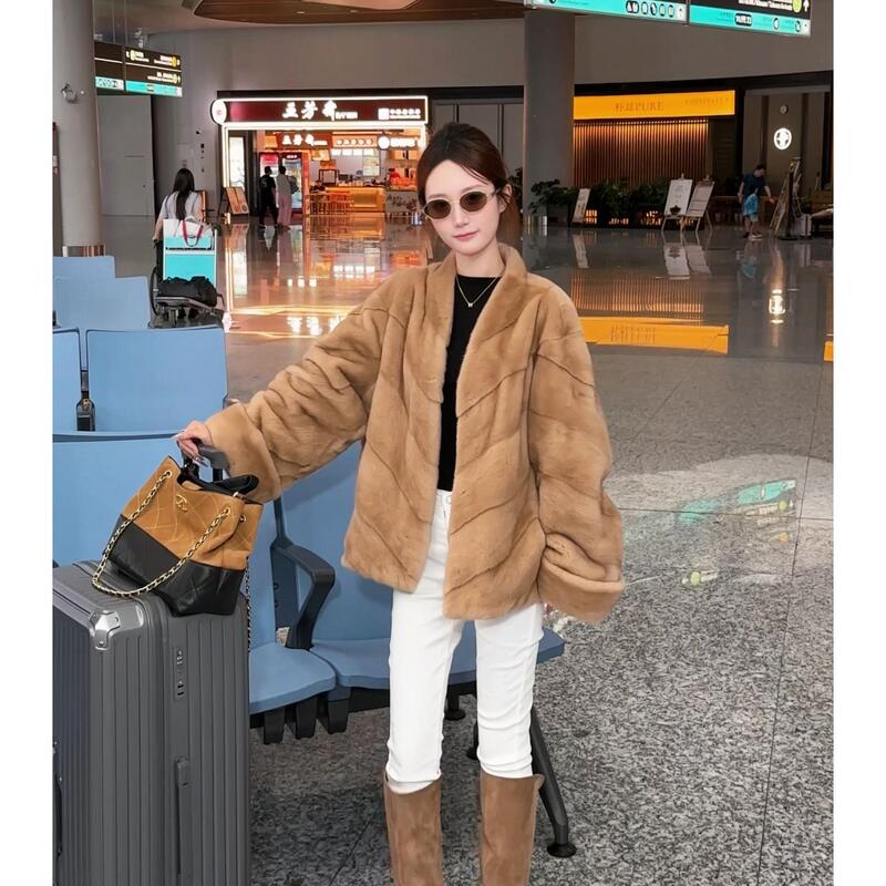 2026 Winter New Model Imported Mink Fur Coat, Whole Mink V-Neck with Rolled Sleeves, Classic Diagonal Arrangement, Mid-Length Fur Jacket 2026 Winter New Model Imported Mink Fur Coat, Whole Mink V-Neck with Rolled Sleeves, Classic Diagonal Arrangement, Mid-Length Fur Jacket