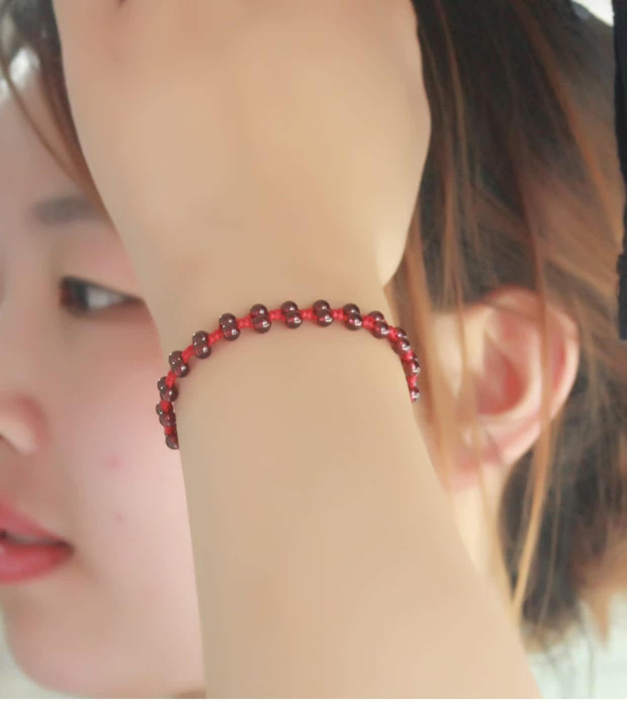 Garnet dây đỏ vòng chân nữ rượu vang đỏ pha lê tự nhiên là thương hiệu quà tặng trang sức đơn giản ngày Valentine lắc chân bạc pnj