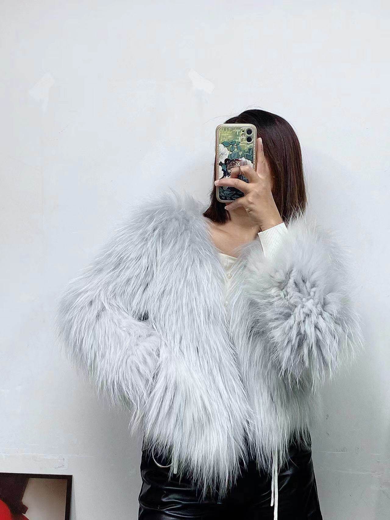 2022 Haining imported whole leather raccoon hair double-sided woven fur women's coat short fashion slimming genuine leather clear