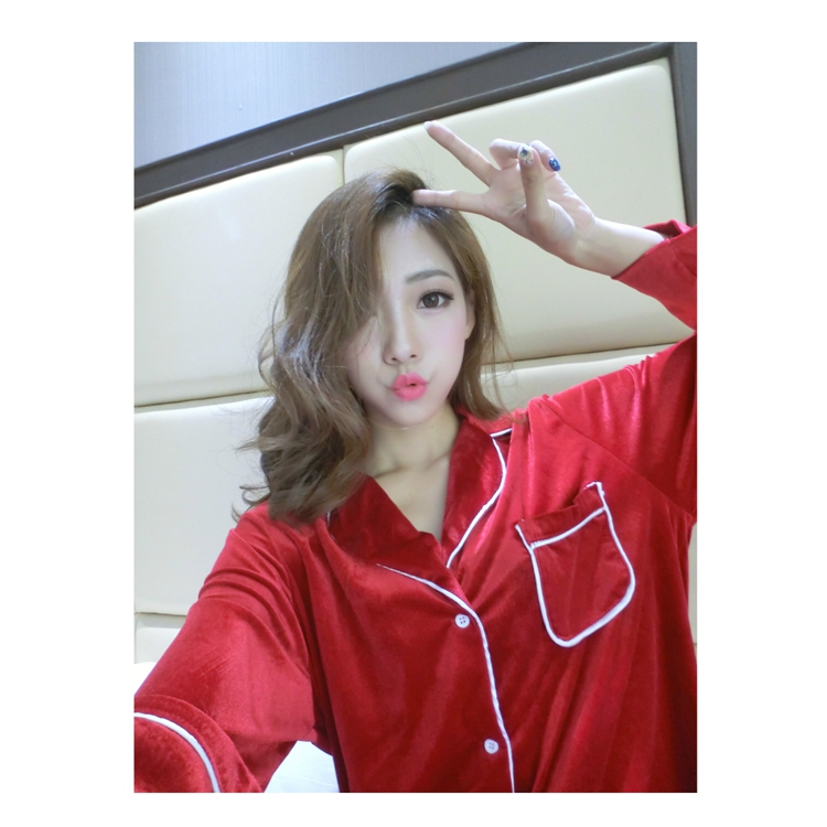 Bộ đồ ngủ nhung của phụ nữ nhung phiên bản Hàn Quốc của phiên bản màu đỏ gợi cảm của Hàn Quốc của bộ đồ đôi nam phục vụ mùa thu đông đồ bộ đẹp 2021