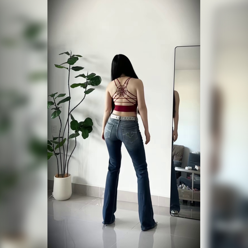 Low-Waisted, Slightly Flared Jeans That Slim the Figure and Make Legs Look Longer, Regular Style for Everyday Wear, Suitable for Multiple Occasions, Ideal for Young Women Low-Waisted, Slightly Flared Jeans That Slim the Figure and Make Legs Look Longer, Regular Style for Everyday Wear, Suitable for Multiple Occasions, Ideal for Young Women