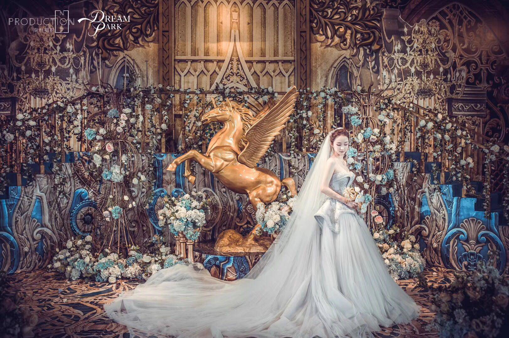 Wedding Pegasus Ornament FRP Pegasus Wedding Wedding Props Golden Big Pegasus Handicraft Sculpture