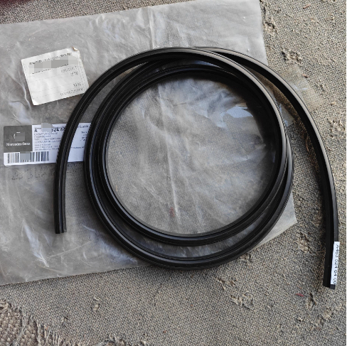 G Series W464 G350G400Dg500G55G63 Pedal Rubber Strip Friction Strip Outer Tube Original Factory G Series W464 G350G400Dg500G55G63 Pedal Rubber Strip Friction Strip Outer Tube Original Factory