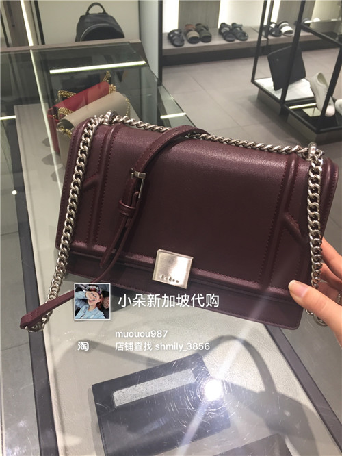 Usd 132 10 Pedro Singapore Purchasing Boy Models Solid Color Pedro Singapore Purchasing Boy Models Solid Color Flip Chain Handbags Pw2 76100049