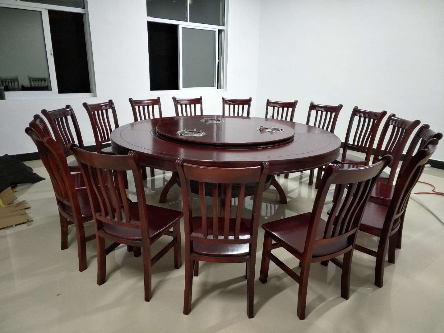 Two-meter round table three furnace fit with 15 chairs