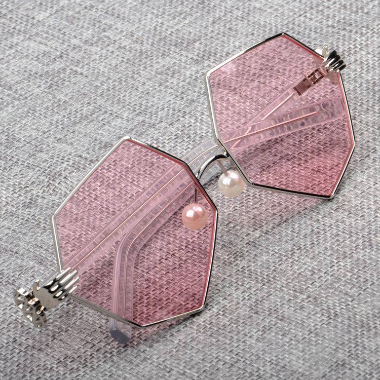 The round face of the round face of the round face of the Sunglasses of the Round Digital Sunglasses 2017