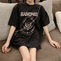  Black short-sleeved t-shirt womens loose Korean fan 2021 new bronzing mid-length round neck pure cotton large version t-shirt ins tide