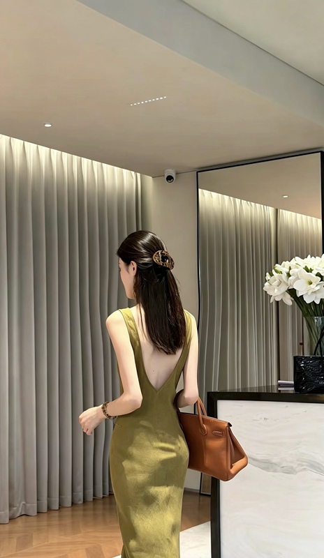 2026 New Summer Linen Deep V-Neck Backless Waist-Cinching Sleeveless Dress Vacation Tank Dress Atmospheric Long Dress 2026 New Summer Linen Deep V-Neck Backless Waist-Cinching Sleeveless Dress Vacation Tank Dress Atmospheric Long Dress