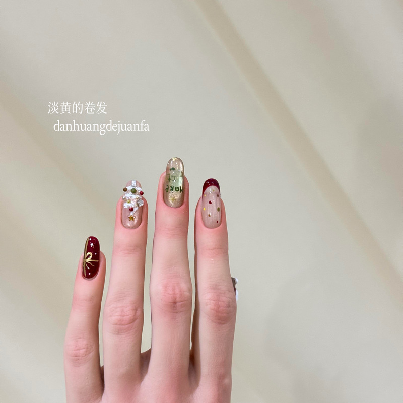 Christmas Cat-Eye Handmade Nails with a High-End Feel, Burgundy French Hand-Painted Christmas Tree Design, Elegant and Complexion-Enhancing Autumn and Winter Nail Art