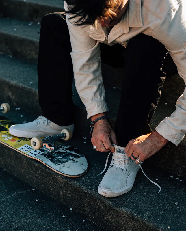 Enhanced Version of Multi-Color Globe Mahalo Plus Skateboard Shoes, Wear-Resistant Ol Area Suede Upper