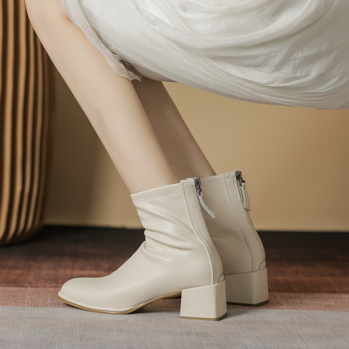 White short boots children coarse heel square head French style 2021 winter Inn wind with genuine leather plus velvet slim boots High heel boot