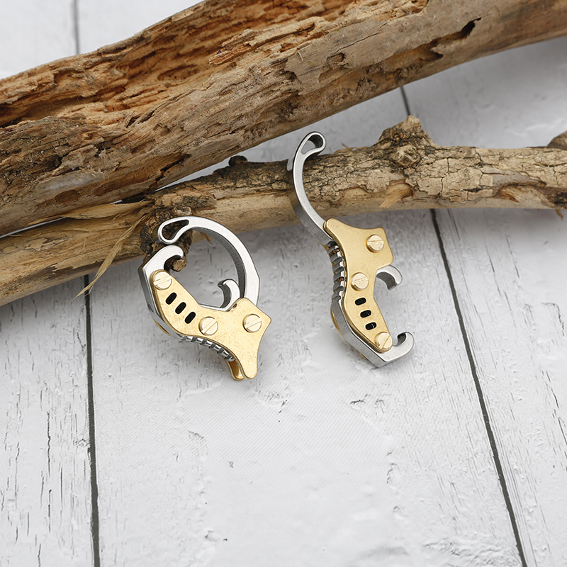 Multifunctional brass bottle opener portable key hanging buckle home creative screwdriver personality bag pendant EDC tool