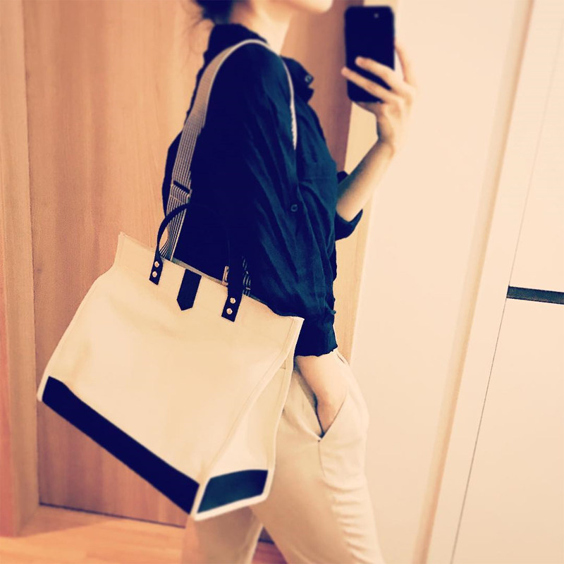 2022 new Korean Chaochew Spicy Mother Brief About 100 Hitch Canvas Single Shoulder Carry-on Multifunction Waterproof Mommy Bag bag