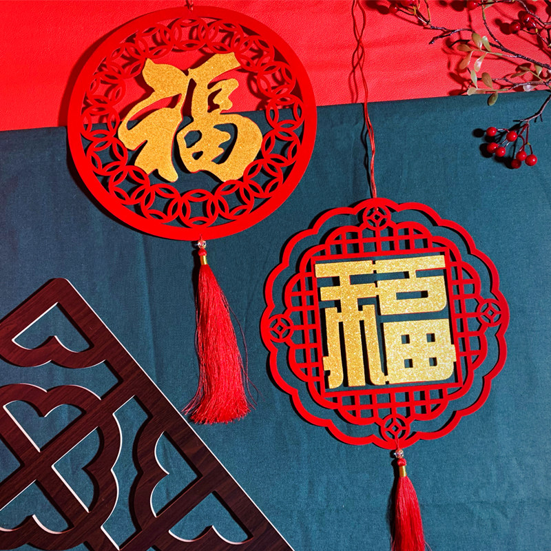 New Year's Spring Festival flocking to the Chinese New Year to hang up the new 2022 tiger-year door post to the decoration of the couplets