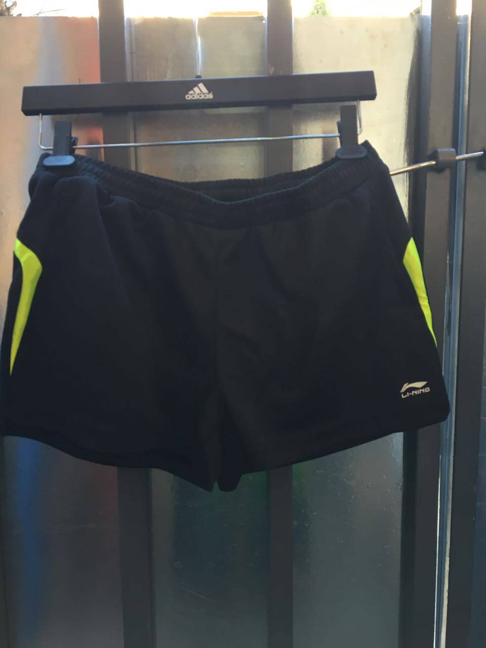 Li Ning lining women's sports shorts black AAPG092-1 counter