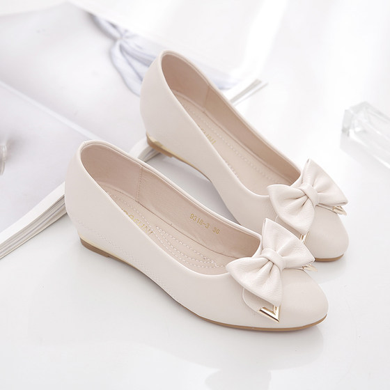 2025新款坡跟单鞋女内增高淑女鞋百搭防滑平底浅口软皮软底妈妈鞋